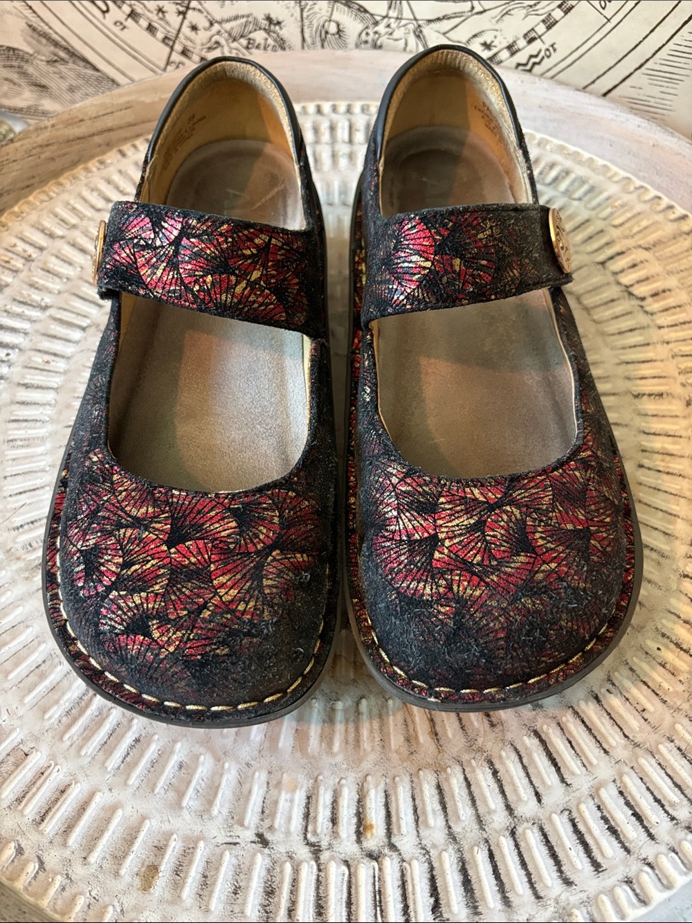 Alegria Paloma Mary Jane Black Red Drama Pattern Comfort